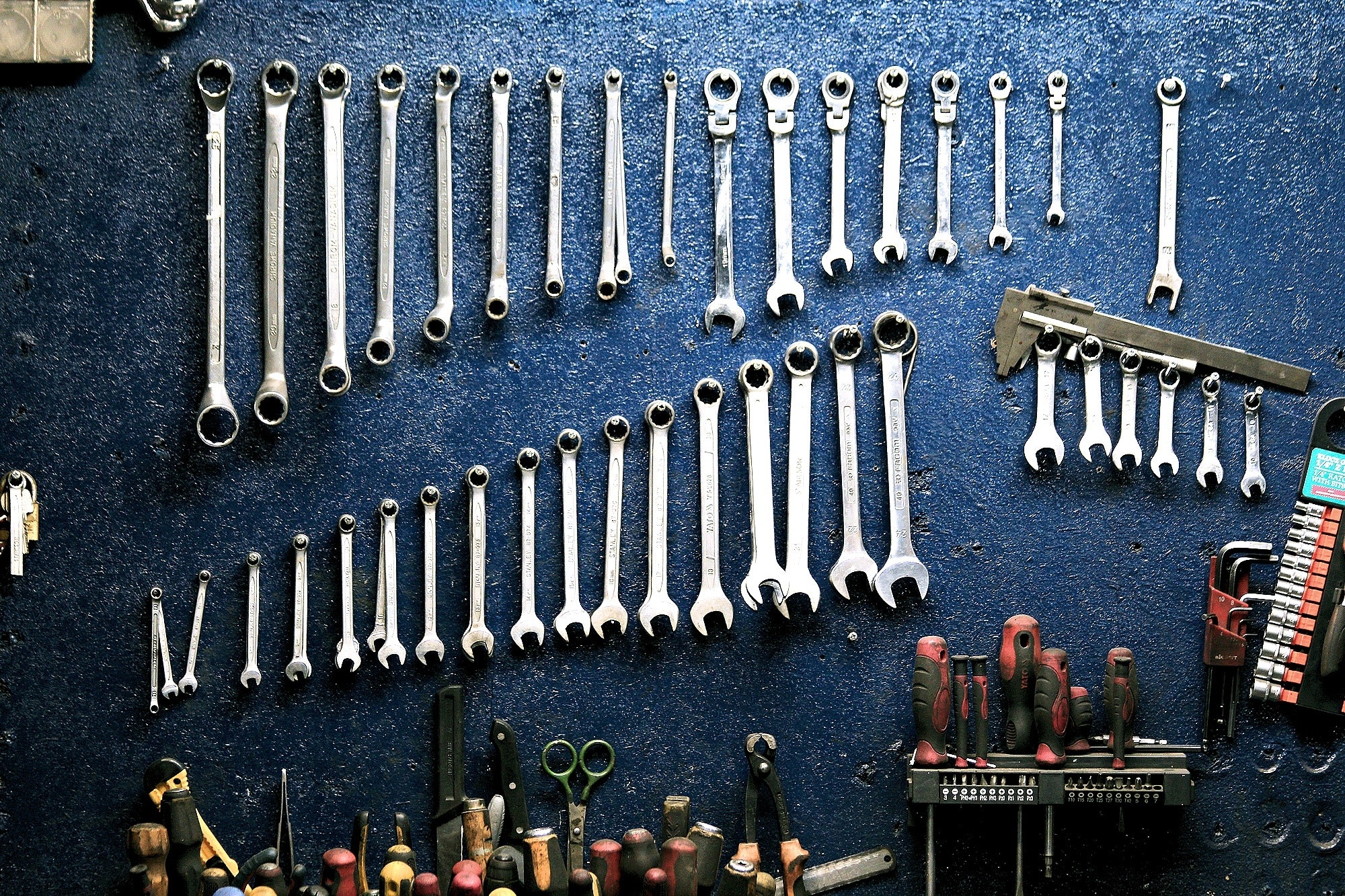 Set of tool wrench neatly stored in the garage